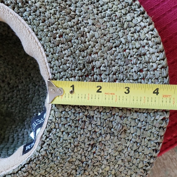 PETER GRIMM wide brim straw bucket Brimmed HAT with tassels. - Picture 11 of 12